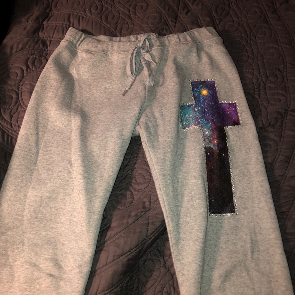 Sweatpants with cross